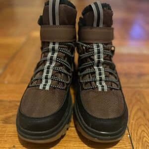 WATERPROOF HIGH TOPS